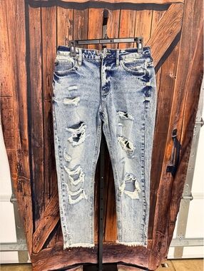 KanCan Light Wash Distressed Ripped Denim Jeans Size 5 / 26